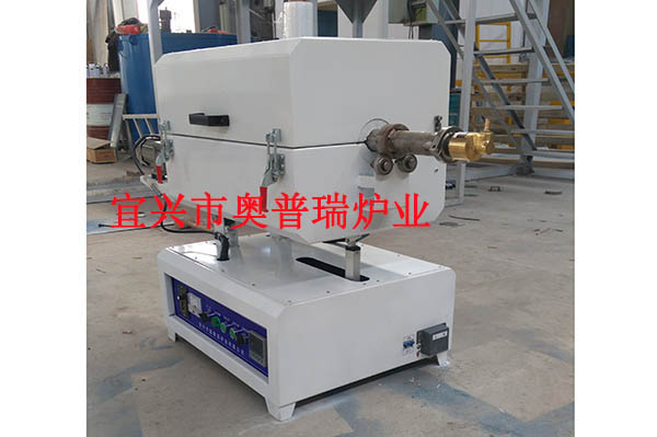 旋轉式管式爐1.jpg 旋轉式管式爐1.jpg